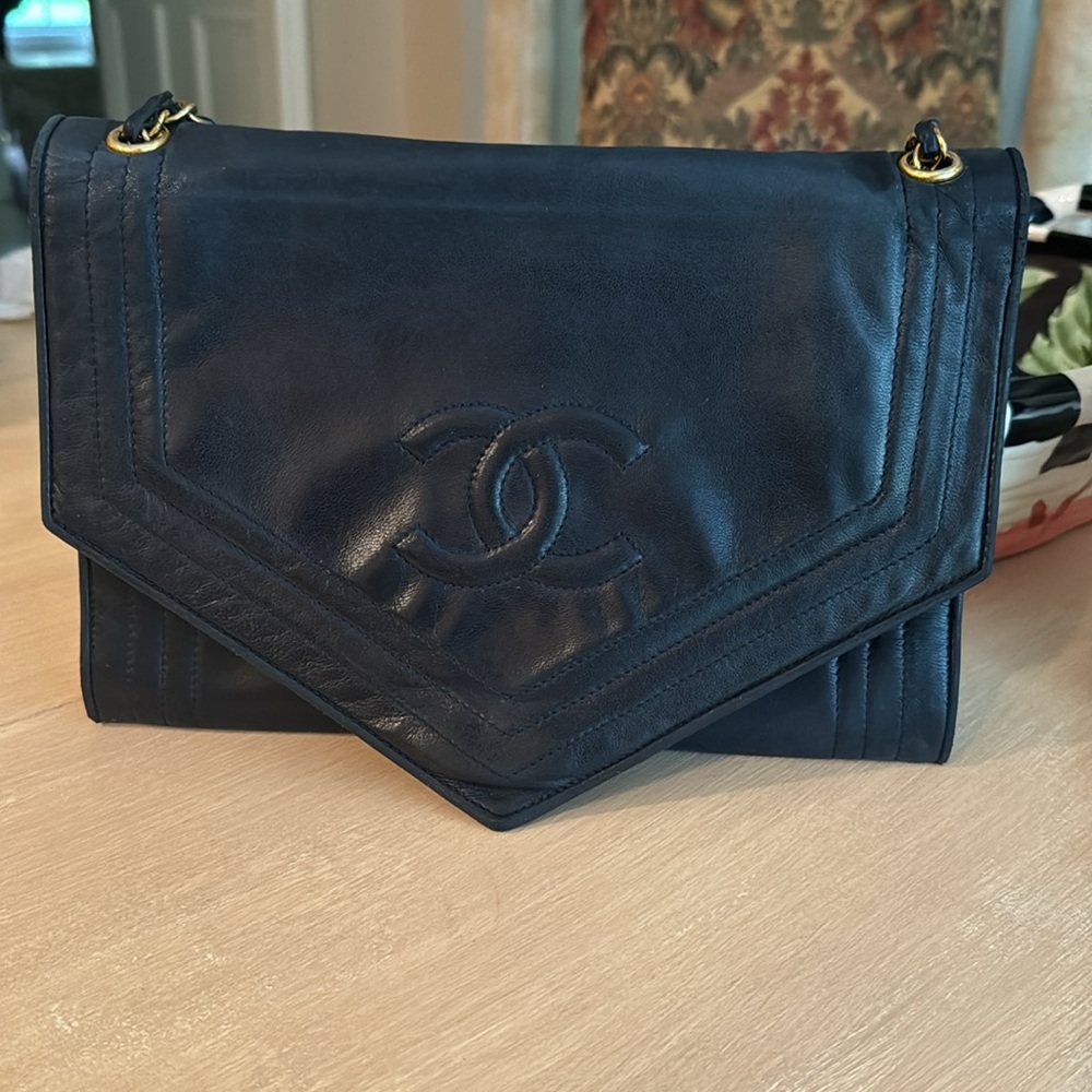 CHANEL MAGNIFICENT "VINTAGE" NAVY BLUE Shoulder bag!!